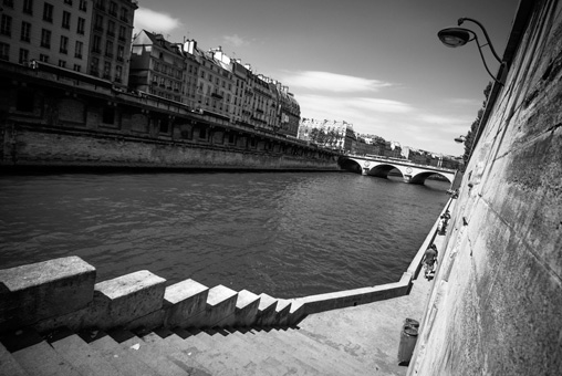 Paris rive gauche, les quais de Seine noir et blanc